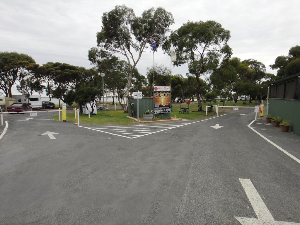 Lake Albert Caravan Park Hotel Meningie Buitenkant foto