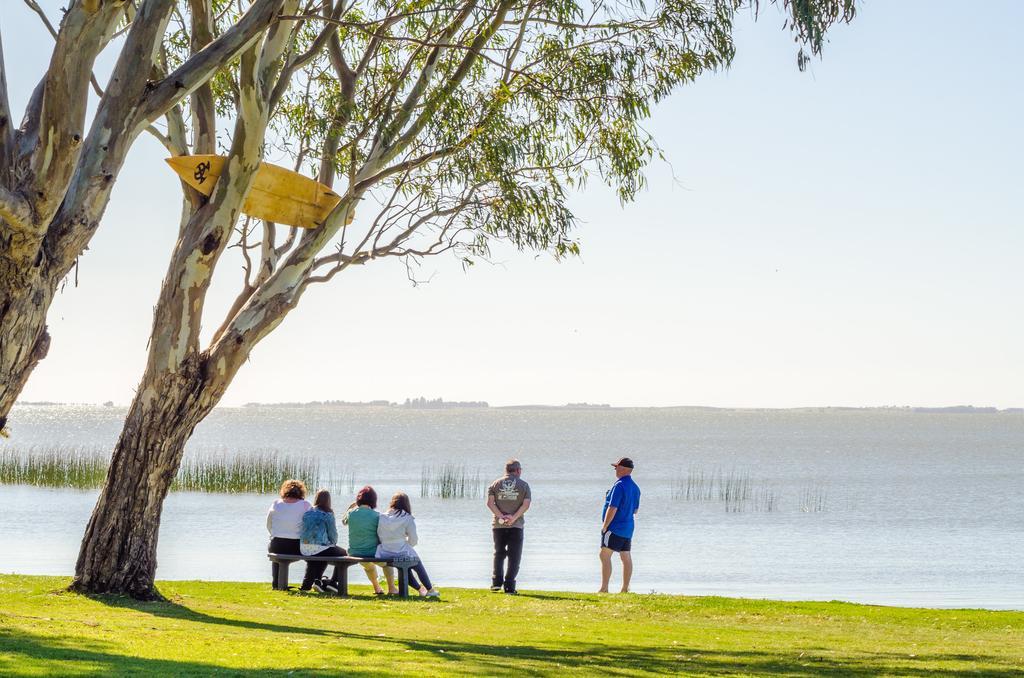 Lake Albert Caravan Park Hotel Meningie Buitenkant foto