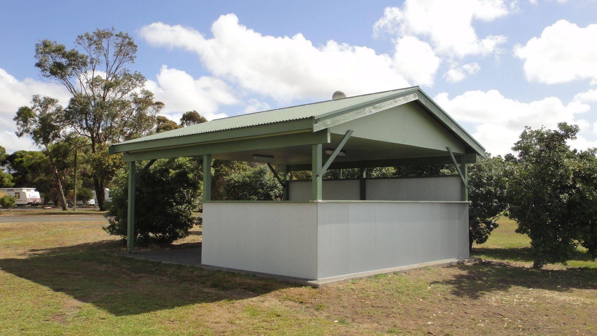 Lake Albert Caravan Park Hotel Meningie Buitenkant foto