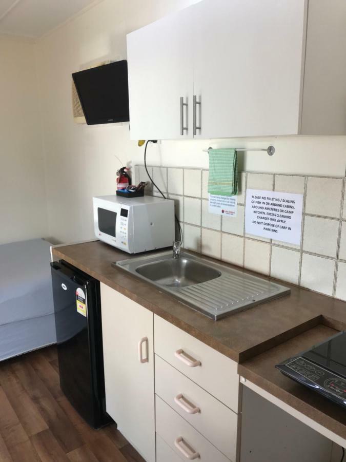 Lake Albert Caravan Park Hotel Meningie Buitenkant foto